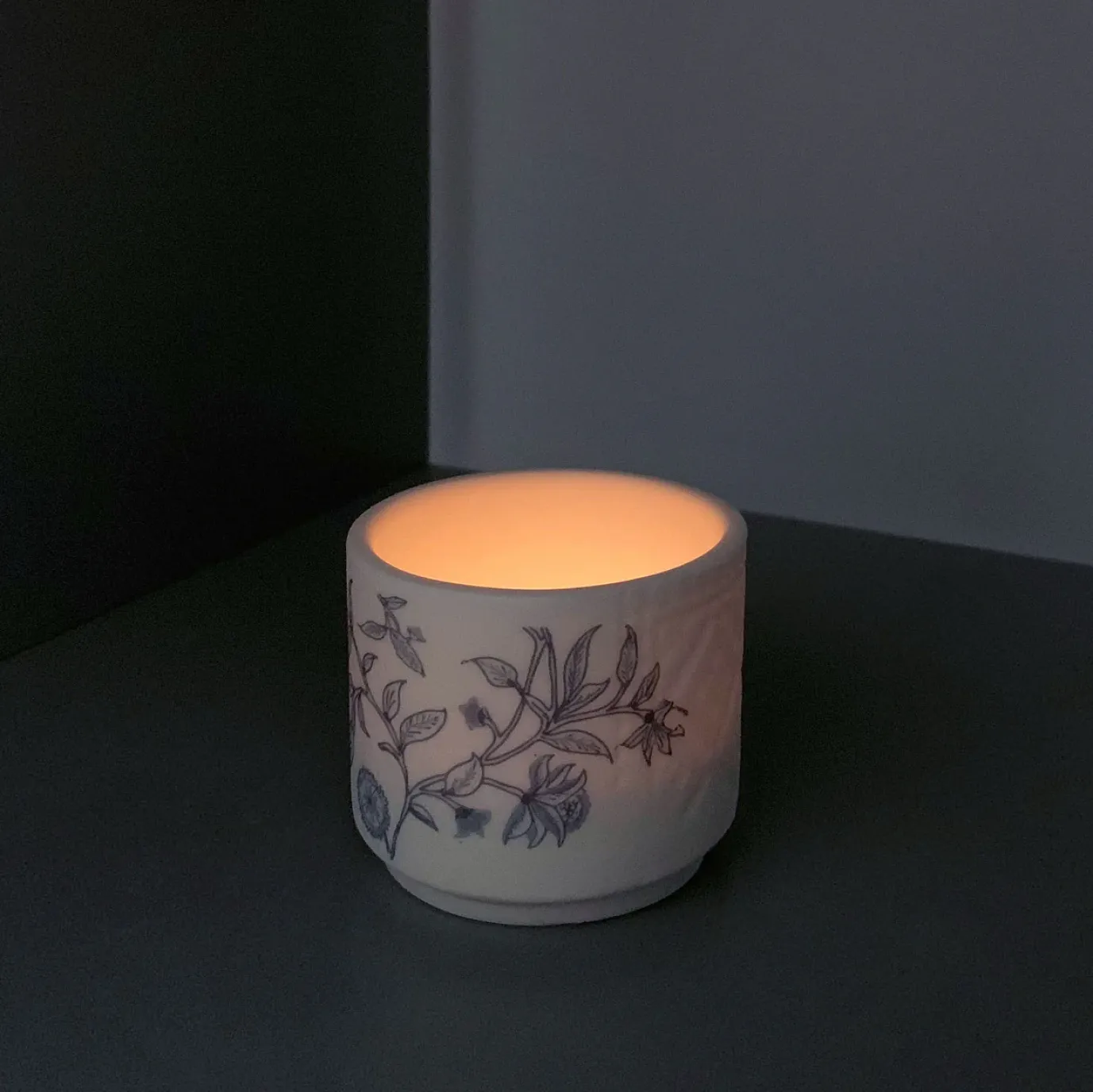 Azalea Ceramic Small Footed Tea Light Holder