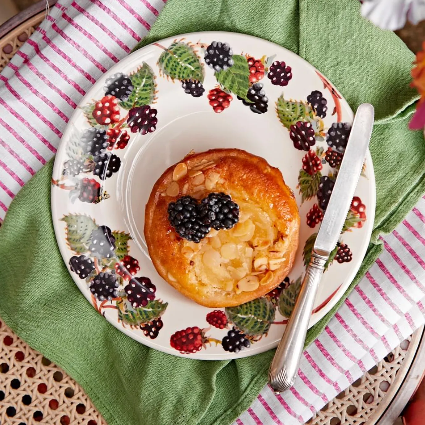 Blackberry 8 1/2 Plate