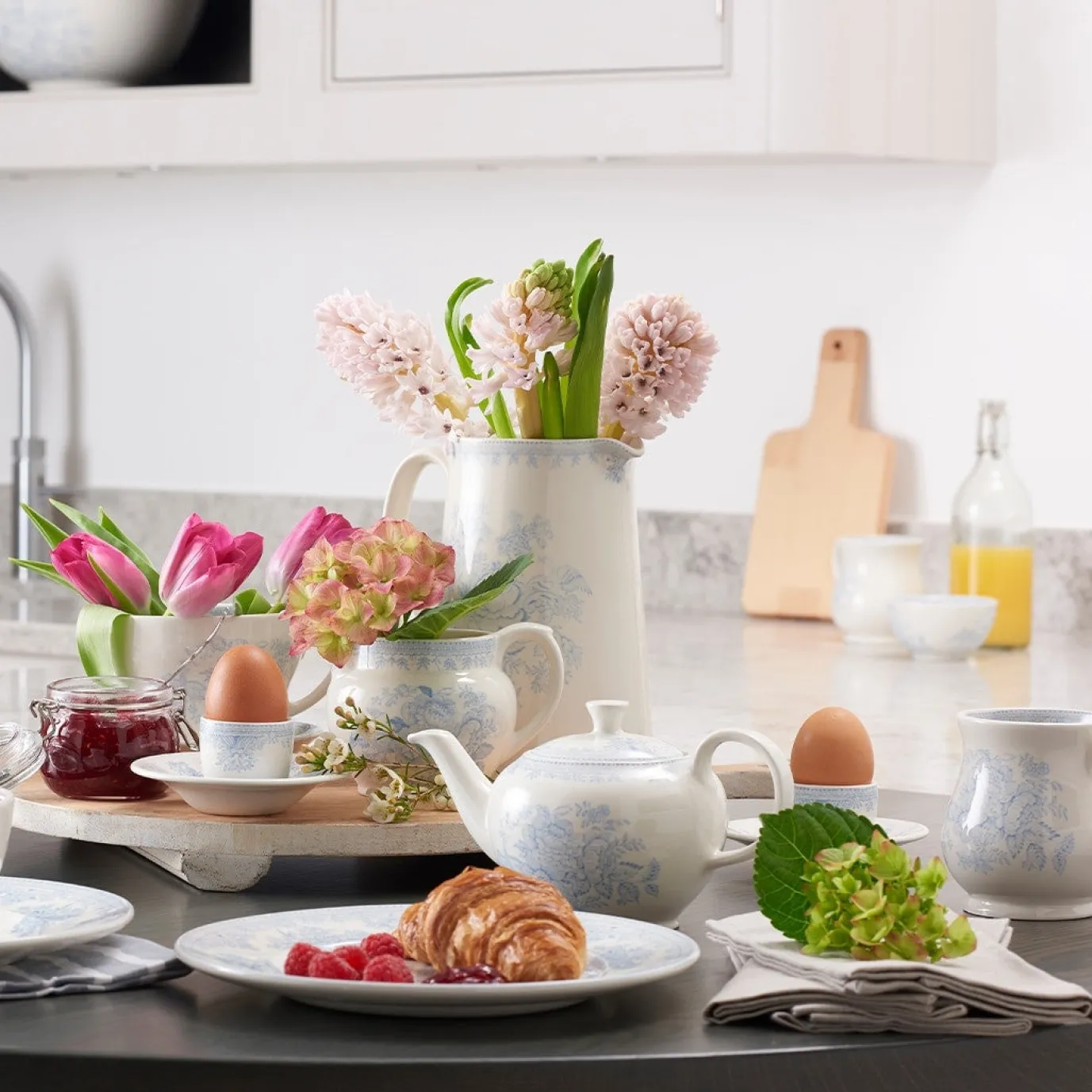 Blue Asiatic Pheasants Sandringham Half Pint Mug