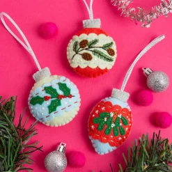 Christmas Baubles Felt Craft Kit