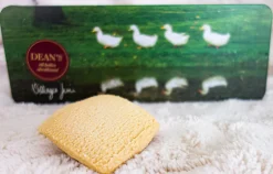 'Eight Little Ducks' All Butter Shortbread Squares 180g