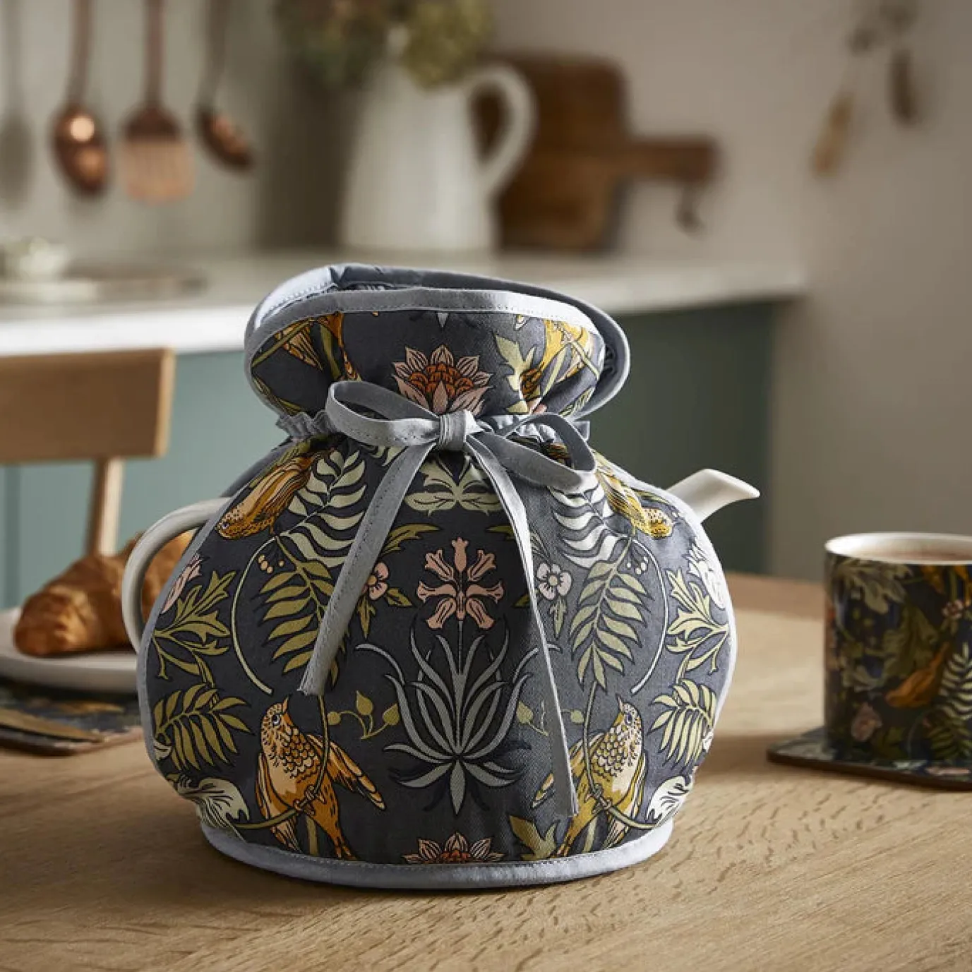 Finch & Flower Muff Tea Cosy