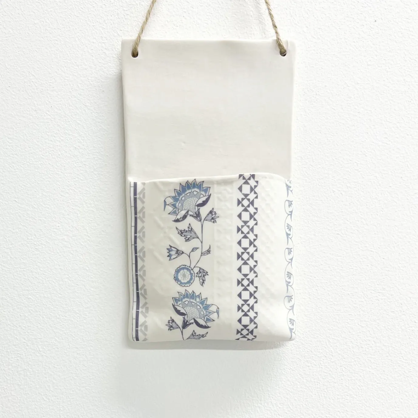 Hanging Planter Pocket - Jasmine