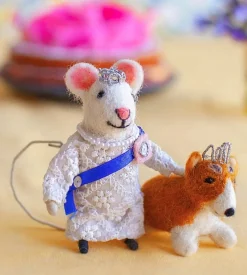 Jubilee Queen Mouse with Princess Corgi
