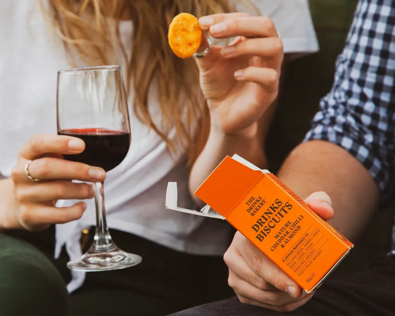 Mature Cheddar, Chilli and Almond Drinks Biscuits 36g