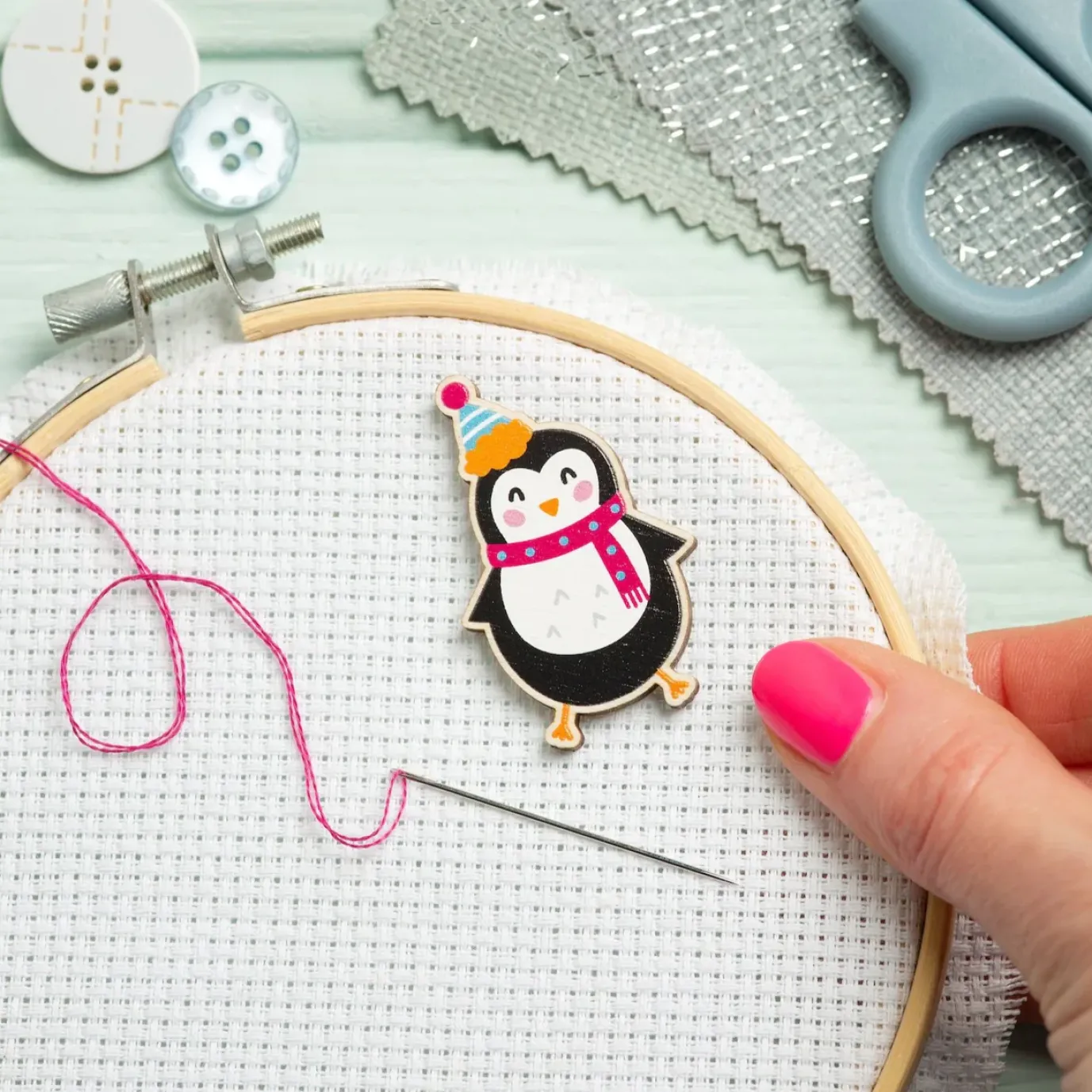 Penguin Magnetic Needle Holder