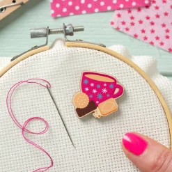 Tea & Biscuits Magnetic Needle Holder