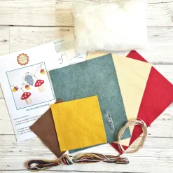 Woodland Garland Wool Mix Felt Craft Kit